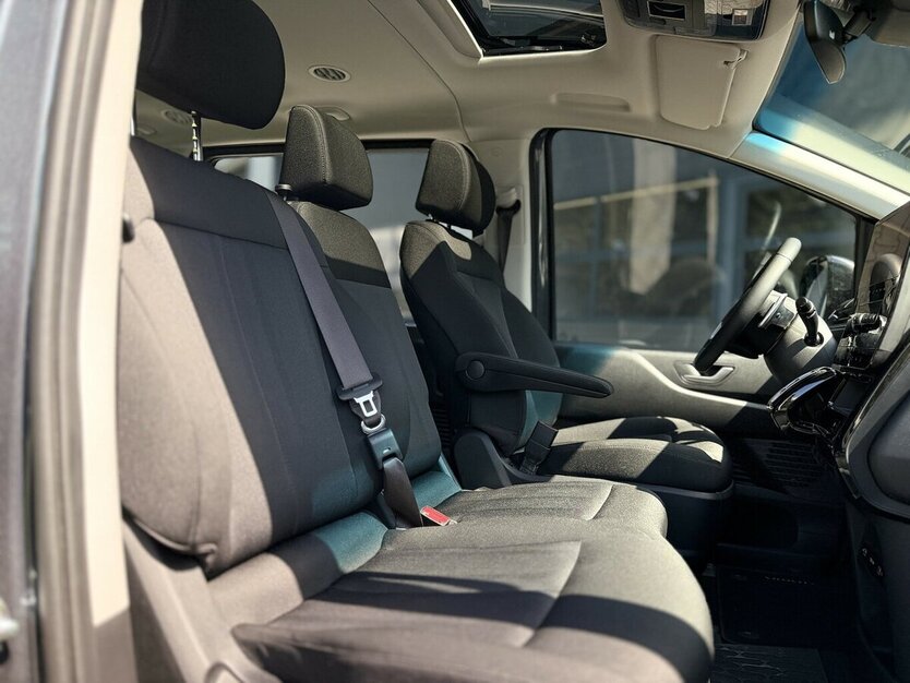 Hyundai Staria / 9 Sitze / El.Türen / 360° Kamera / PANO 20.000 km 42.990 € Mönchengladbach 41066