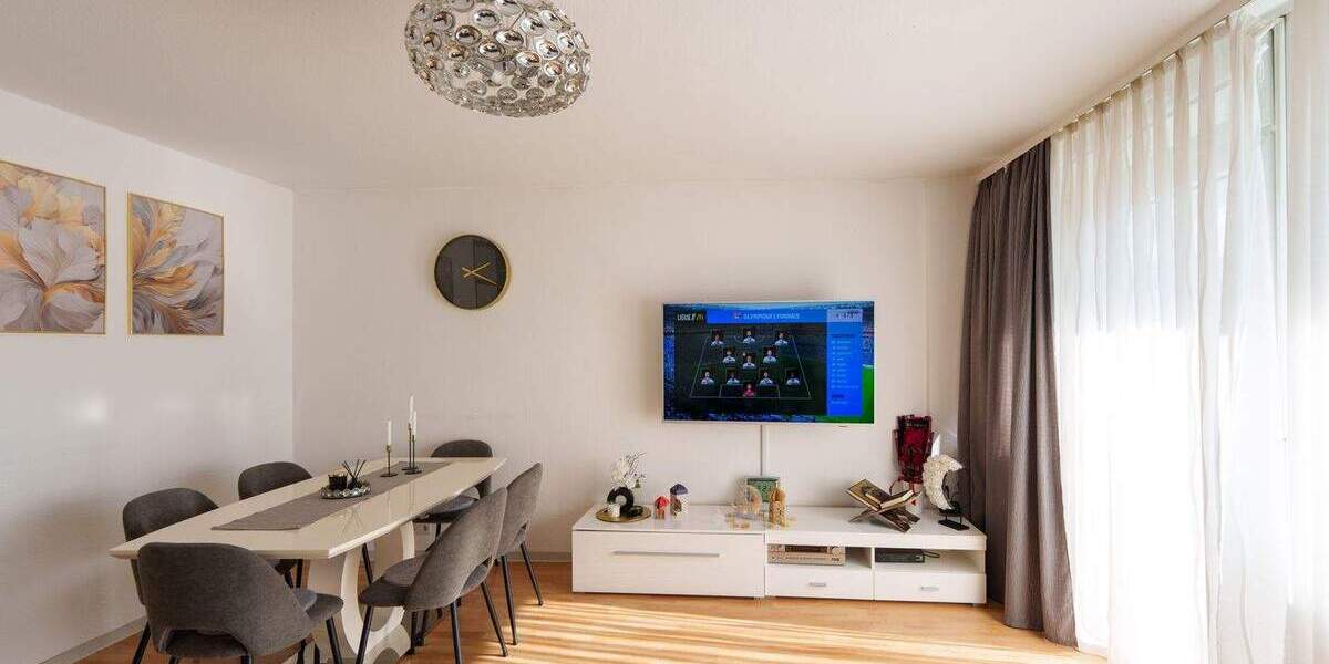 Etagenwohnung Neuss Innenstadt - 4 Zimmer, 80 m&sup2;, 209.000&euro; | Angebot:25399974