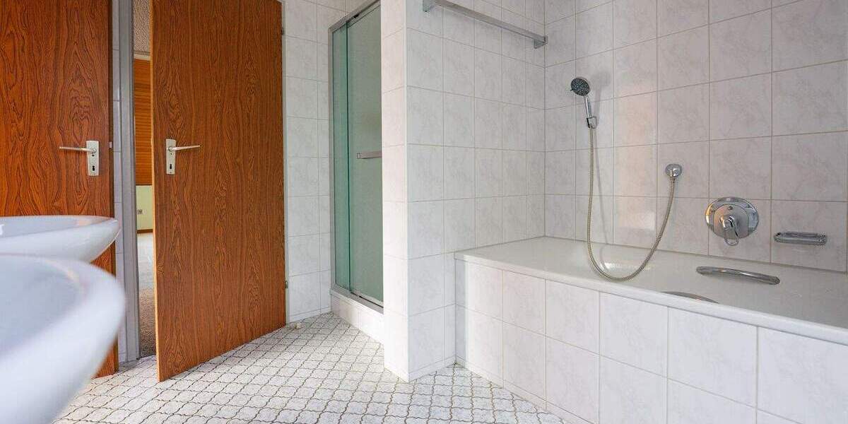 Einfamilienhaus Krefeld Inrath/Kliedbruch - 7 Zimmer, 166 m&sup2;, 549.000&euro; | Angebot:24504215