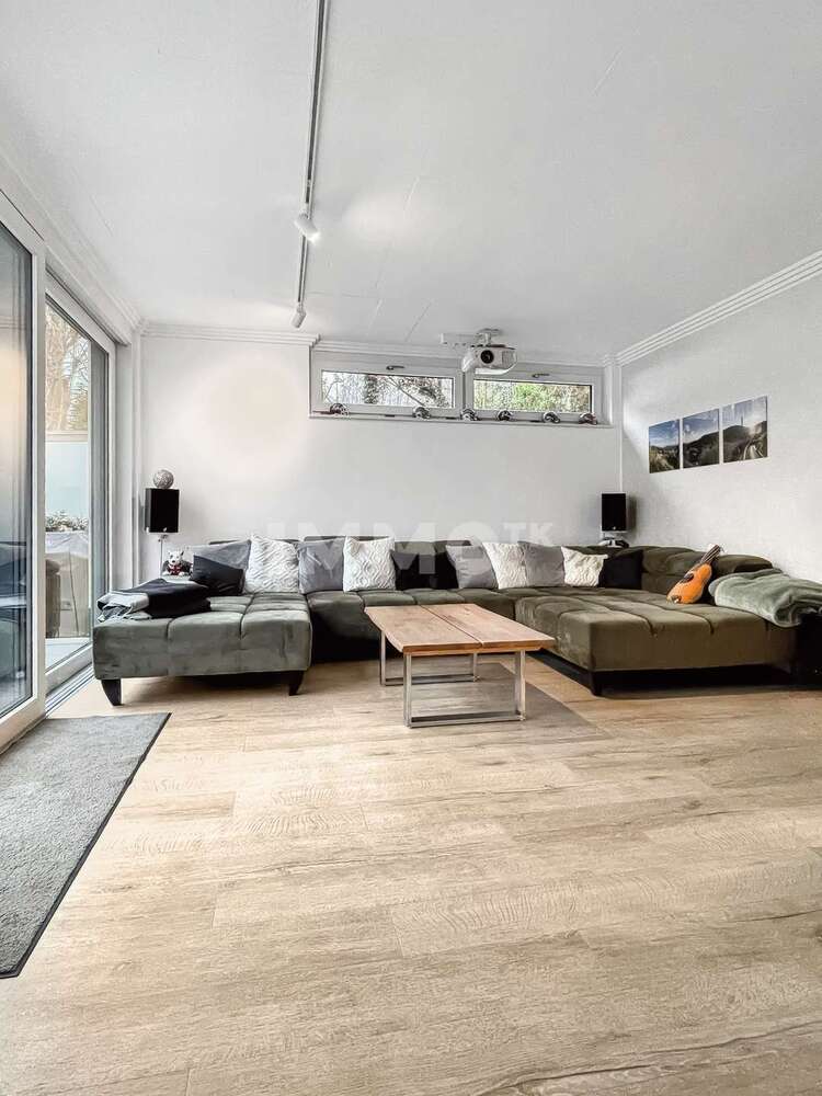 Haus zum Kaufen in Solingen 689.000 € 240 m²