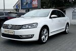 VW Passat 2,0 TDI Highline / Leder / SHD / Keyless 228.000 km 12.890 € Mönchengladbach 41066