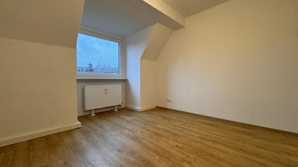 Dachgeschoßwohnung Essen Stadtbezirk VI - 2 Zimmer, 40 m&sup2;, 435&euro; | Angebot:24967368