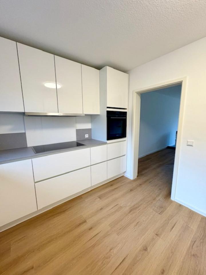 MODERNES; HELLES HAUS IN WITTLAER - EINBRUNGEN - NEUE EINBAUKÜCHE - RUHIGE LAGE - zimmer