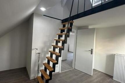 Haus Duisburg Rheinhausen - 5 Zimmer, 180 m&sup2;, 1.500&euro; | Angebot:25988678