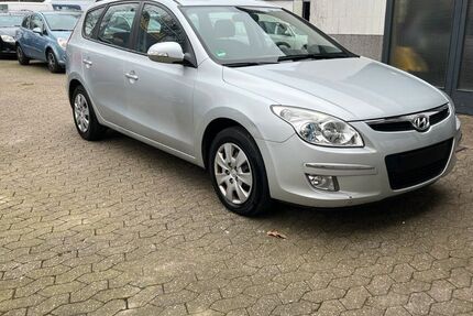 Hyundai i30 192.000 km 3.980 € Essen 45141