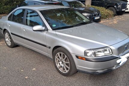 Volvo S80 242.356 km 4.050 € Meerbusch 40668