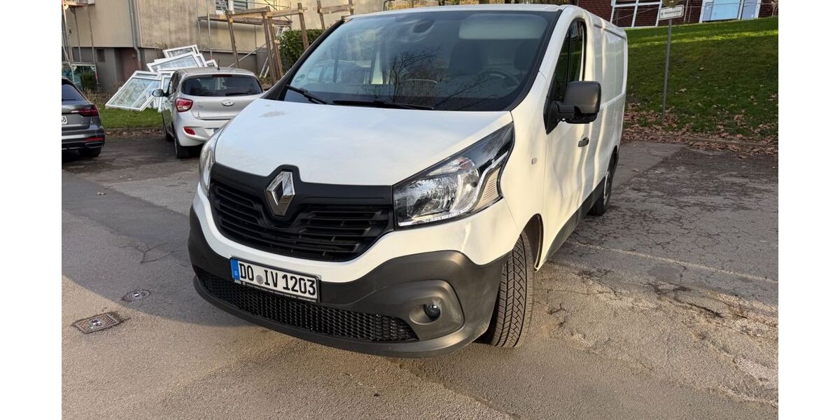 Renault Trafic 166.000 km 7.499 &euro; HATTINGEN 45525