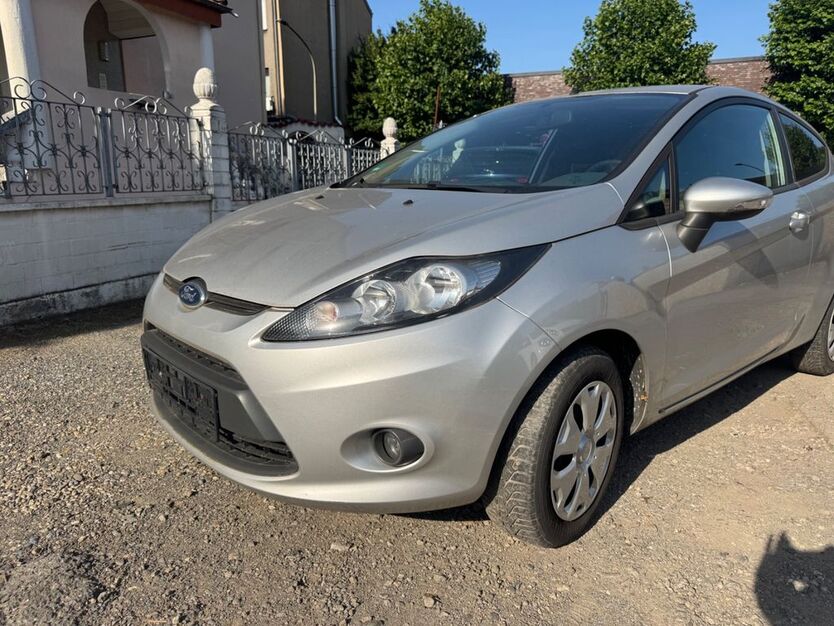 Ford Fiesta 153.155 km 2.500 € Essen 45144