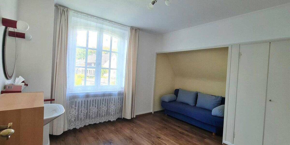 Einfamilienhaus Duisburg Hochemmerich - 9 Zimmer, 220 m&sup2;, 657.000&euro; | Angebot:26900580