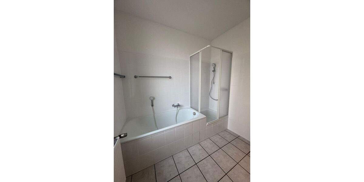 Etagenwohnung Gelsenkirchen Neustadt - 4 Zimmer, 103 m&sup2;, 732&euro; | Angebot:25654246