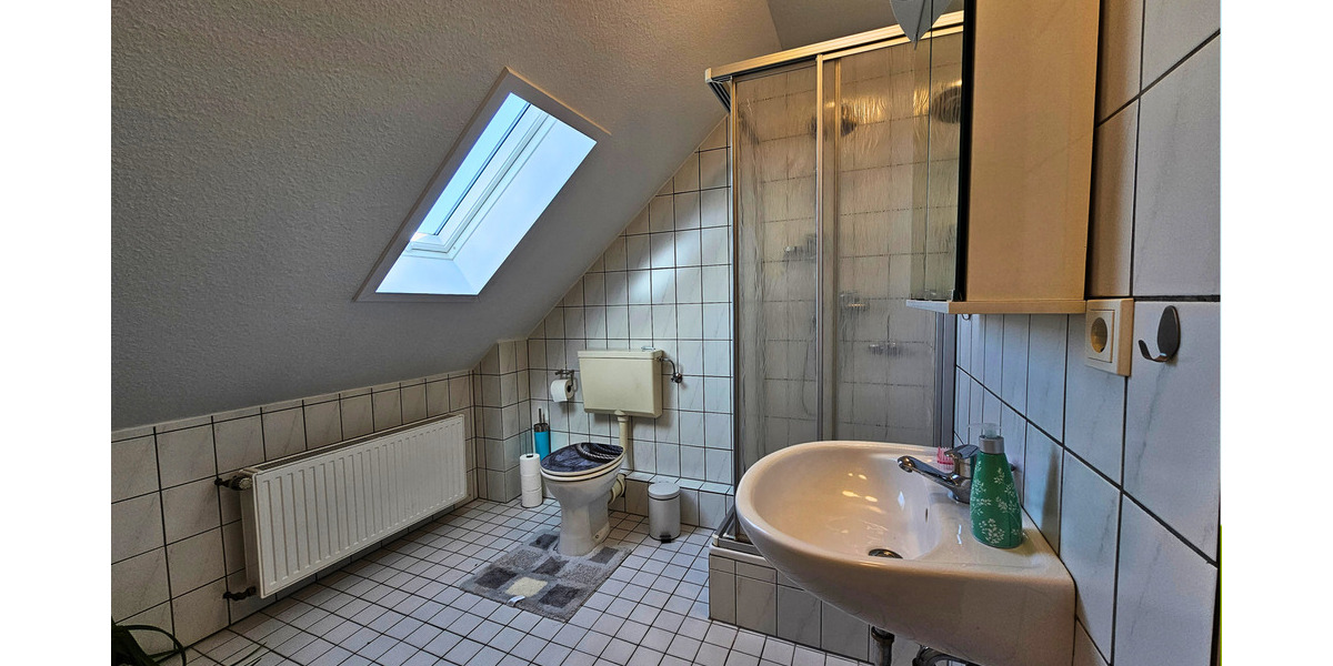 Großer Garten, freier Blick, viel Potenzial – Ihr neues Familienhaus in Kamp-Lintfort 5 zimmer