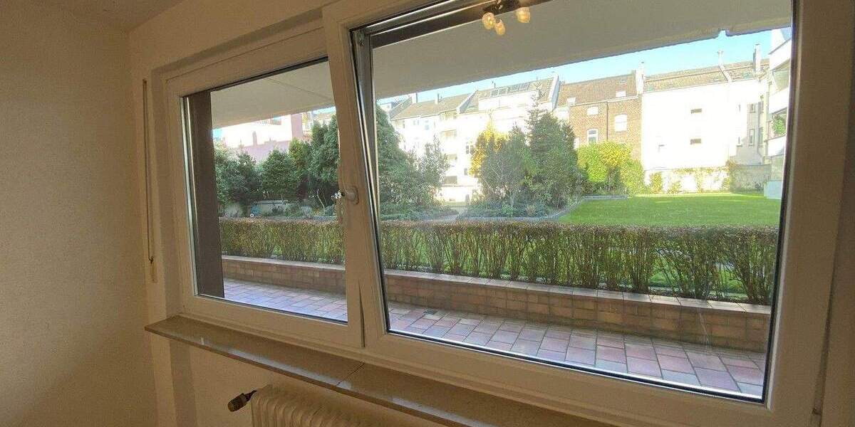 Erdgeschosswohnung in Düsseldorf-Wersten mit Tiefgaragenstellplatz & Garten mit Spielplatz 3 zimmer