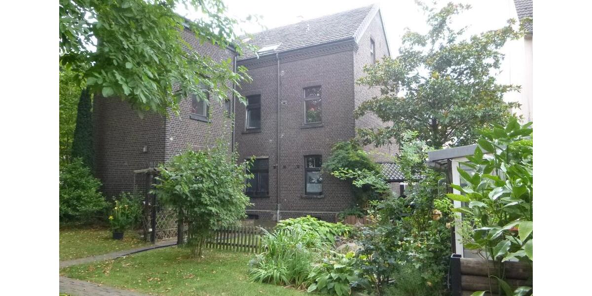 Dachgeschoßwohnung Duisburg Mittelmeiderich - 3 Zimmer, 1 m&sup2;, 700&euro; | Angebot:25292820