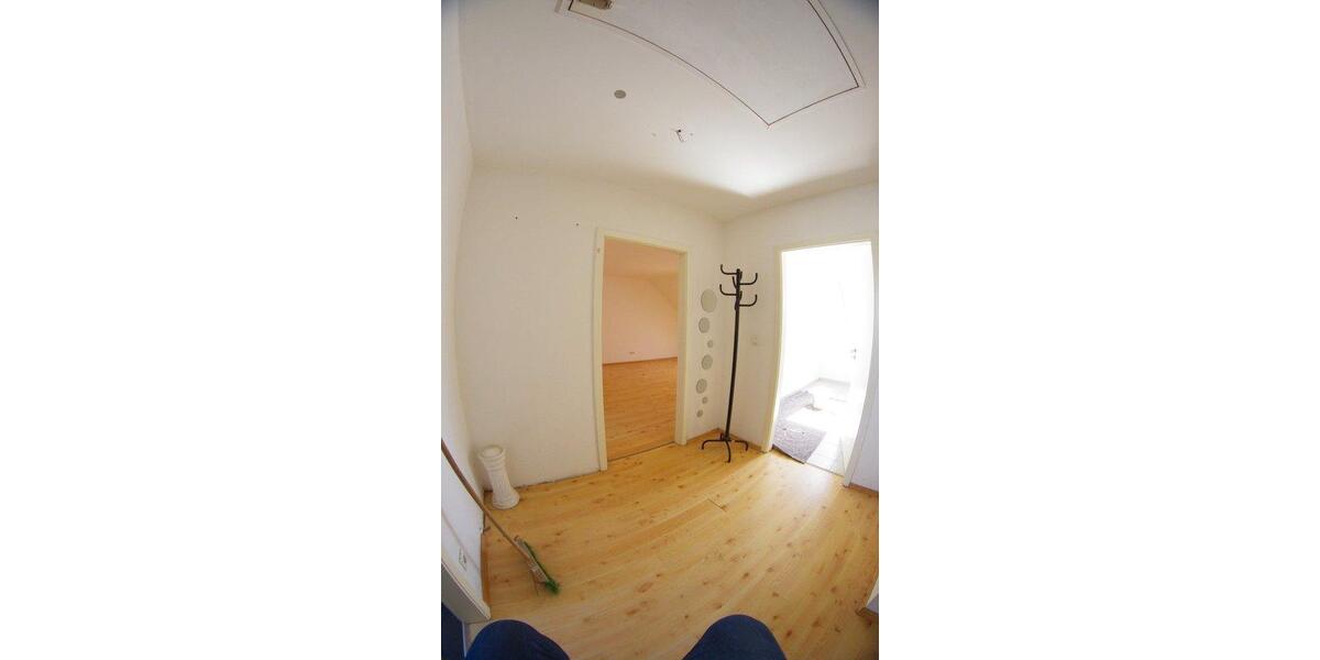 Dachgeschoßwohnung Essen Stadtbezirk V - 2 Zimmer, 80 m&sup2;, 500&euro; | Angebot:26367883