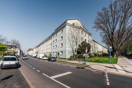 Haus zum Kaufen in Gelsenkirchen 8.800.000 € 7509.69 m² 300 zimmer