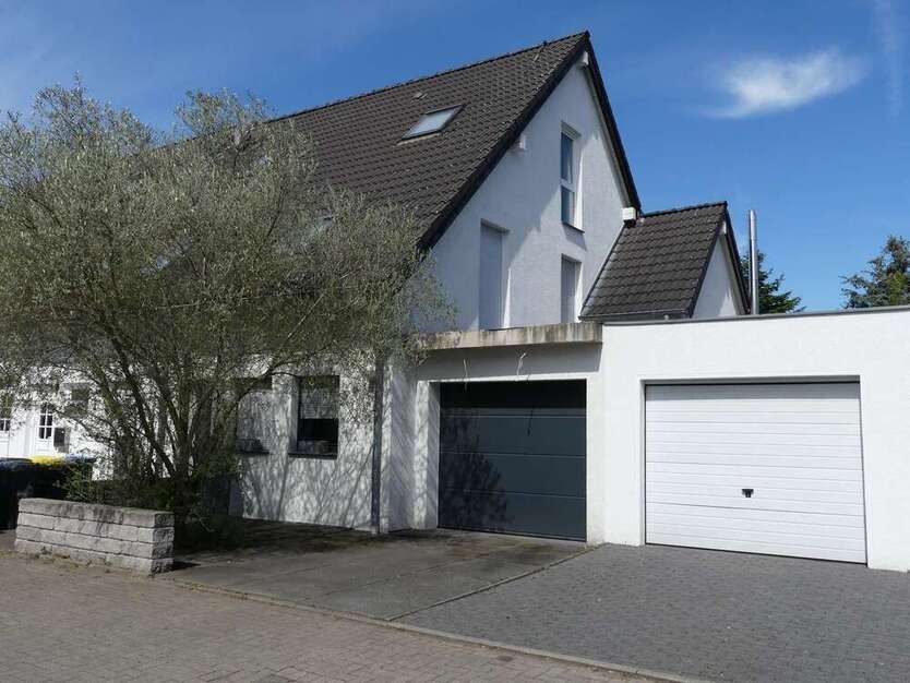 Haus zum Kaufen in Düsseldorf 660.000 € 145 m²