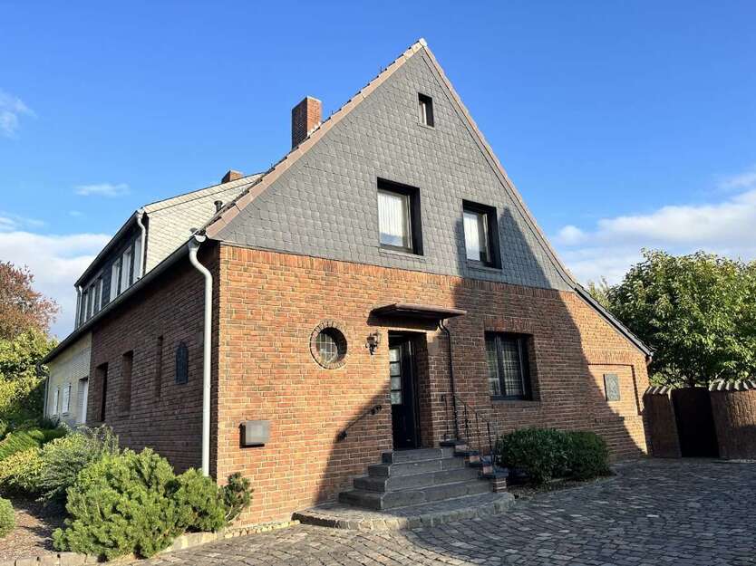 Haus zum Kaufen in Moers 420.000 € 153 m² 5 zimmer