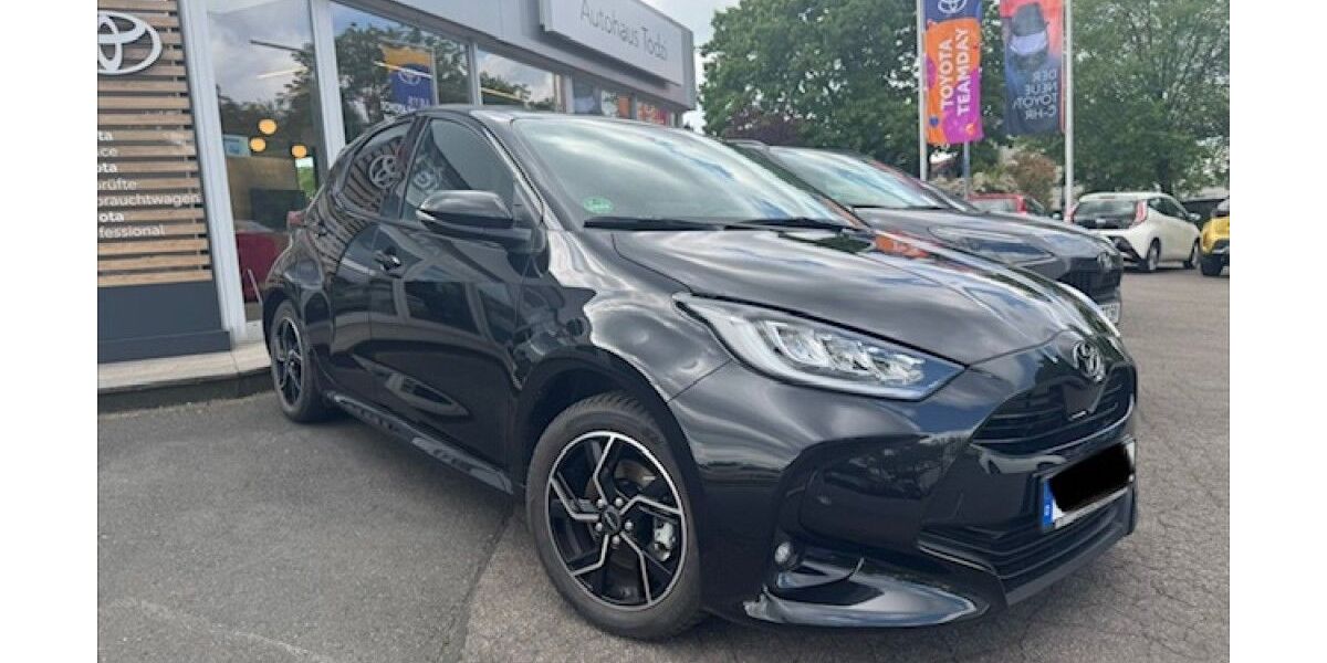 Toyota Yaris 2.535 km 23.900 &euro; Gelsenkirchen 45891