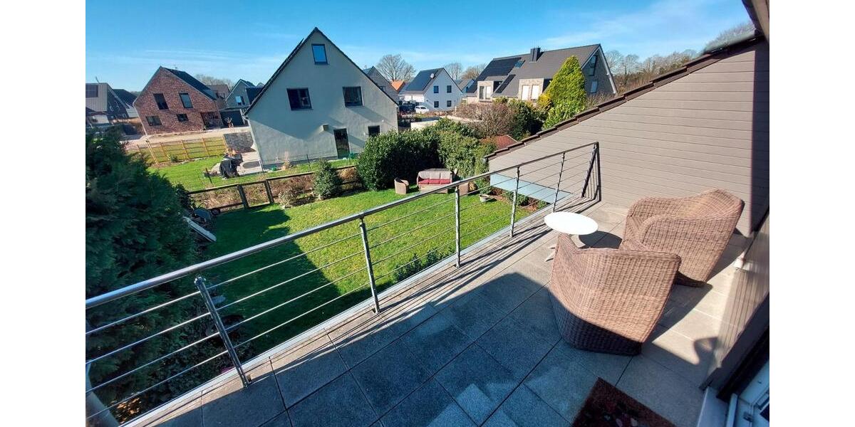 Reihenhaus Hünxe - 7 Zimmer, 250 m&sup2;, 2.200&euro; | Angebot:26295244