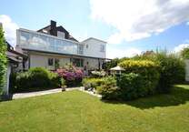 Haus zum Mieten in Hilden 2.490 € 208 m²
