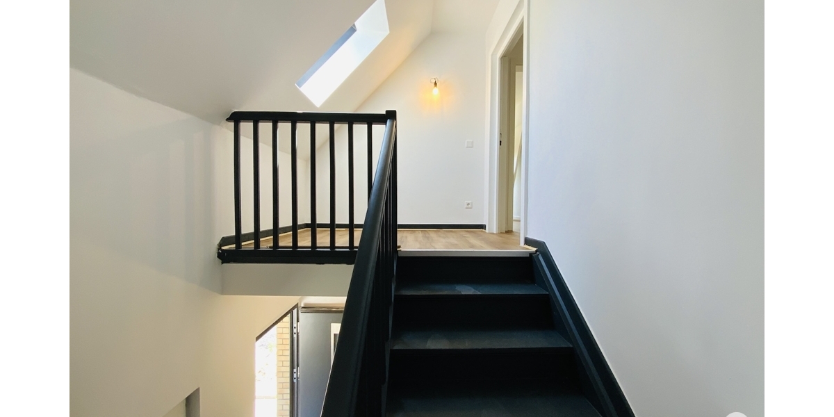 Einfamilienhaus mit 5 Zimmern und 2 Bädern, großem Garten ideal für Familien. Komplett saniert! - Einfamilienhaus Düsseldorf / Rath Rath | Angebot:27112998