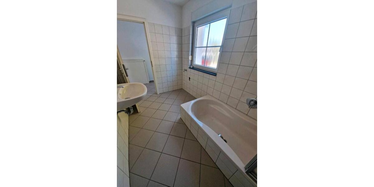 Dachgeschoßwohnung Velbert Langenberg - 1 Zimmer, 70 m&sup2;, 830&euro; | Angebot:26312915