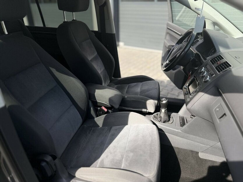 Touran Highline / Navi / 7 Sitze / Klima / AHK