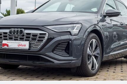 Audi Q8 e-tron 6.350 km 51.980 € Oberhausen 46047