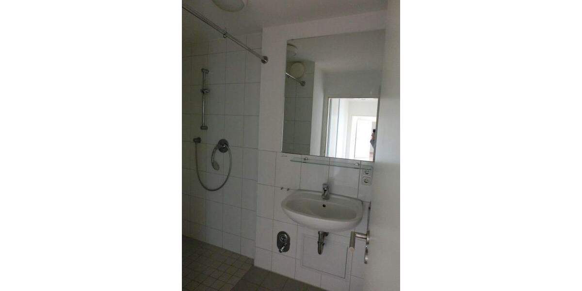 Etagenwohnung Duisburg Hochheide - 3 Zimmer, 84 m&sup2;, 699&euro; | Angebot:23943552