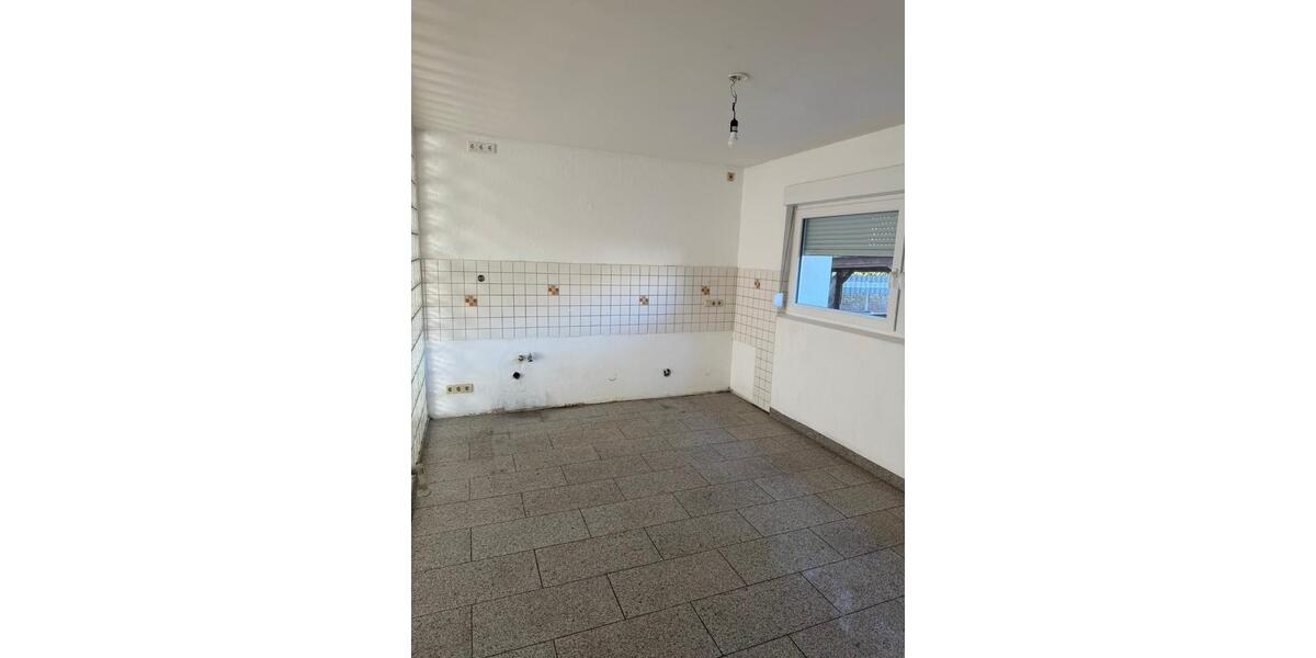 Etagenwohnung Duisburg Essenberg - 2 Zimmer, 65 m&sup2;, 380&euro; | Angebot:25646850