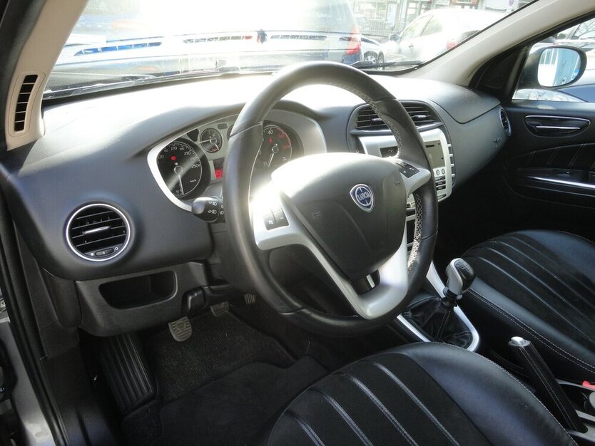 Lancia Delta Oro 1,9d 140 KW 2.Hd Klimatr+Navi+LederPDC 167.000 km 4.950 € Neuss 41462