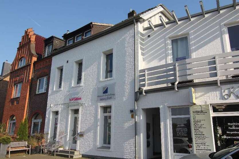 Haus zum Kaufen in Düsseldorf 1.280.000 € 166 m²