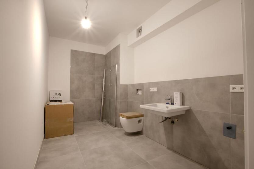 Erstbezug! Exklusive 3-Zimmer-Wohnung im 6. OG mit Terrasse – hochwertiger Neubau in Stadtmitte zimmer