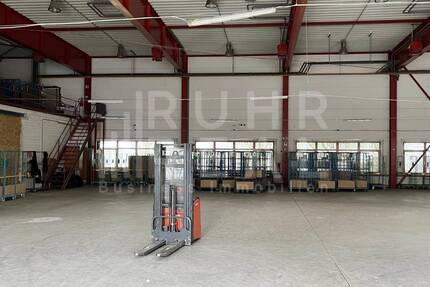 Attraktive Hallen- Bürokombination | 7 m UKB | ebenerdig zimmer