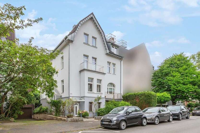 Haus zum Kaufen in Düsseldorf 2.500.000 € 533 m²