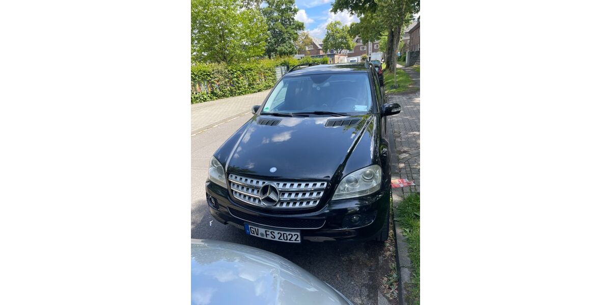 Mercedes-Benz 320 231.000 km 8.000 &euro; Neuss 41460