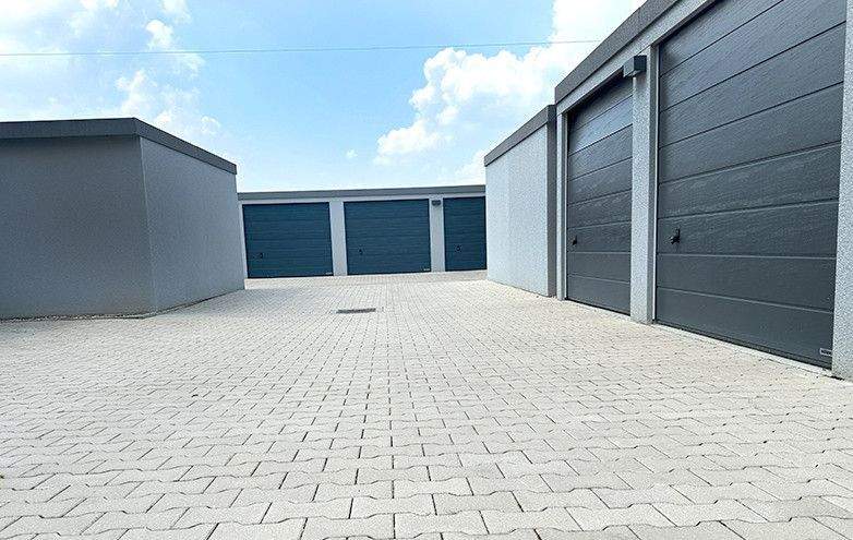 Garagen / Stellplätze Düsseldorf / Holthausen Holthausen - 45.900&euro; | Angebot:24620327