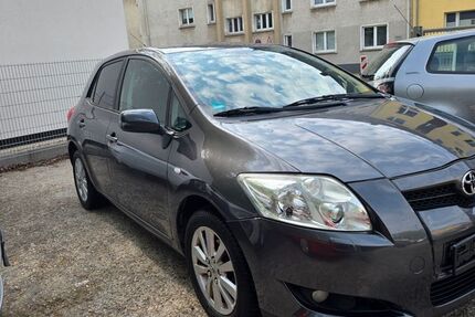 Toyota Auris 124.000 km 5.999 &euro; Essen 45144