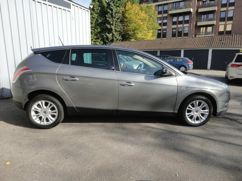 Lancia Delta Oro 1,9d 140 KW 2.Hd Klimatr+Navi+LederPDC 167.000 km 4.950 € Neuss 41462