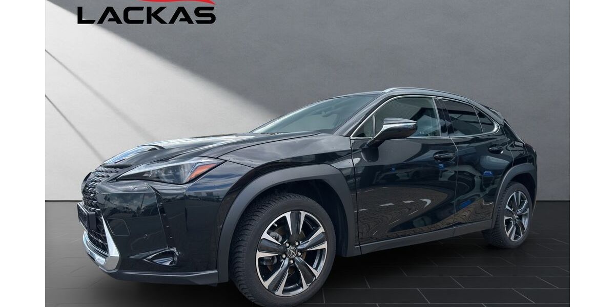 Lexus UX 20.309 km 29.900 &euro; Wesel 46485