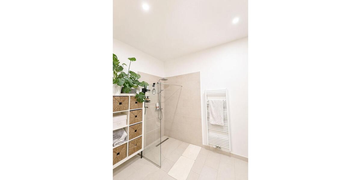 Etagenwohnung Düsseldorf Oberbilk - 3 Zimmer, 108 m&sup2;, 2.285&euro; | Angebot:26327038