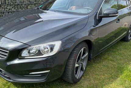 Volvo V60 199.500 km 8.600 &euro; Alpen 46519
