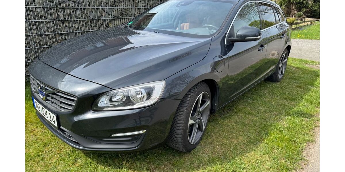 Volvo V60 199.500 km 8.600 &euro; Alpen 46519