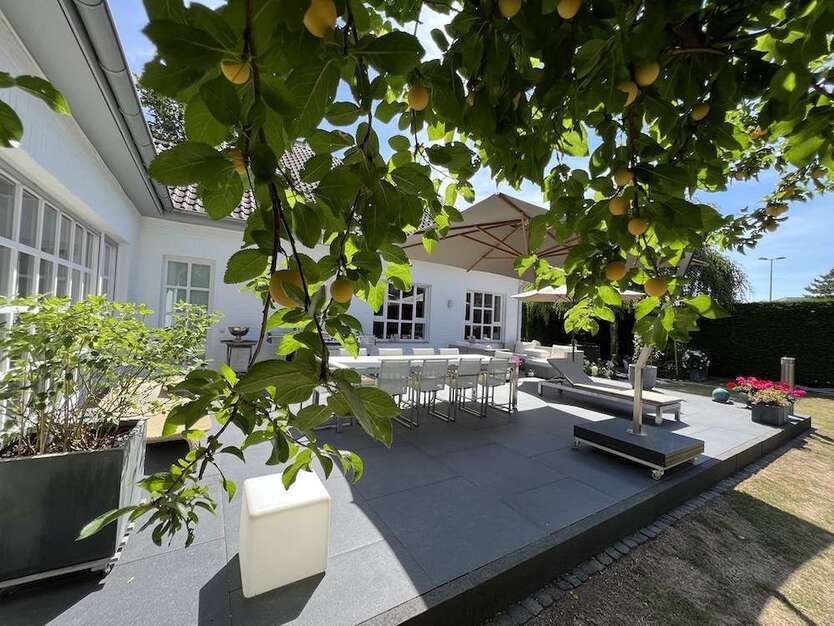 Haus zum Kaufen in Meerbusch Büderich 1.950.000 € 264.15 m²