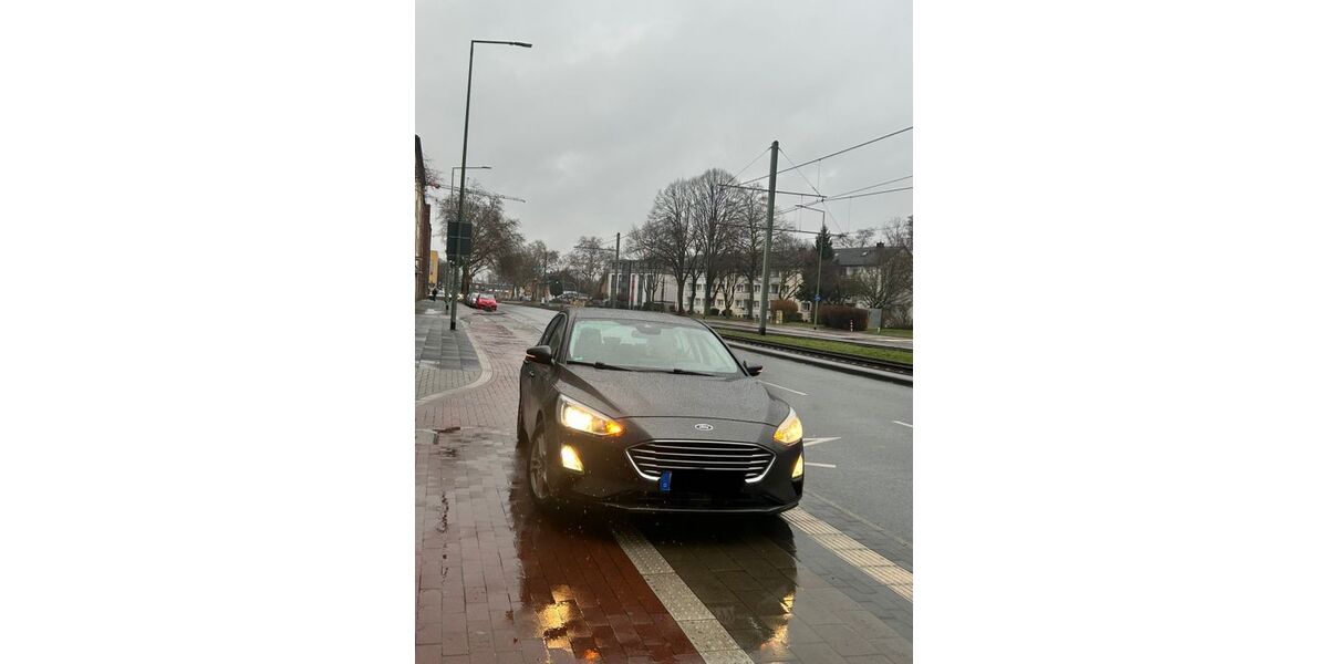 Ford Focus 110.722 km 10.500 &euro; Duisburg 47055