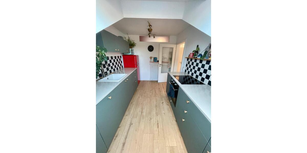 Dachgeschoßwohnung Krefeld Gellep-Stratum - 2.5 Zimmer, 60 m&sup2;, 178.000&euro; | Angebot:27197687