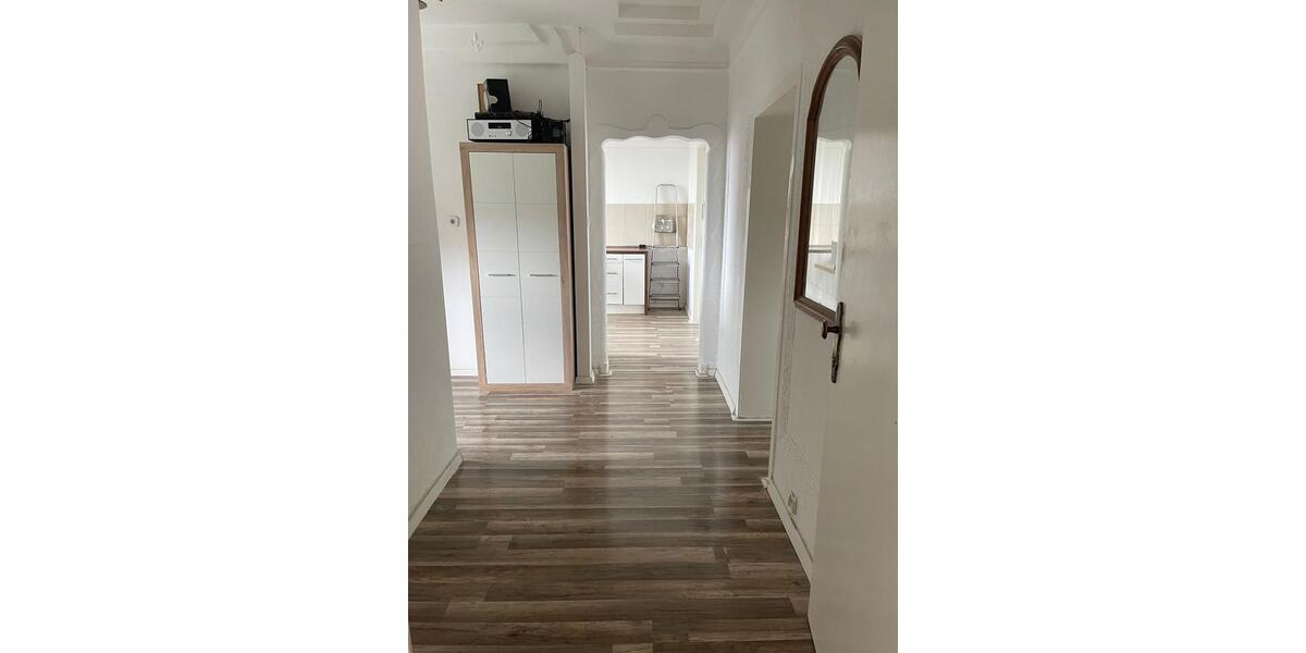 Dachgeschoßwohnung Duisburg Essenberg - 2.5 Zimmer, 67 m&sup2;, 900&euro; | Angebot:24866587