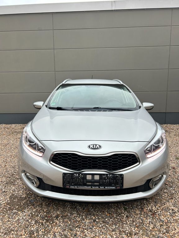 Kia ceed Sportswagon 136.000 km 4.999 € Duisburg 47239