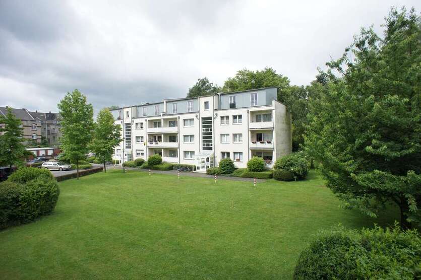 Wohnung zum Mieten in Krefeld 755 € 88.9 m² 4 zimmer