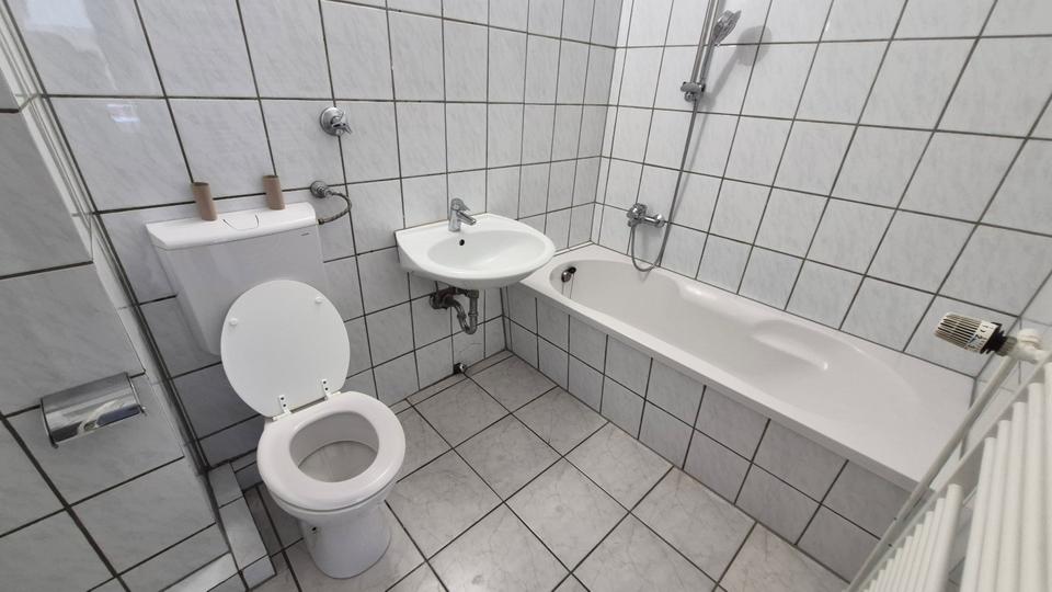 Etagenwohnung Duisburg Rheinhausen - 2.5 Zimmer, 49 m&sup2;, 95.000&euro; | Angebot:27000609